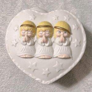 ⭐️Vintage Hallmark Three Little Angels Ceramic Heart Shape Trinket Box Jewelry